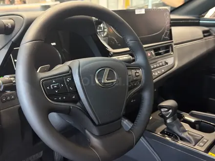 Lexus ES 250 Progressive 2025 года за 29 800 000 тг. в Алматы – фото 7