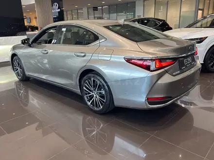Lexus ES 250 Progressive 2025 года за 29 800 000 тг. в Алматы – фото 4