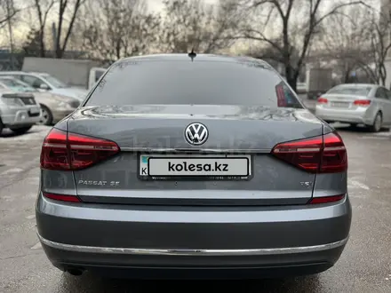 Volkswagen Passat 2017 года за 8 000 000 тг. в Алматы – фото 4