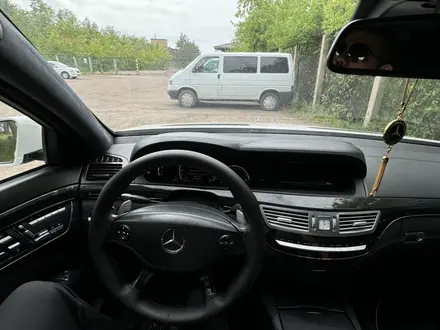 Mercedes-Benz S 63 AMG 2009 года за 7 500 000 тг. в Караганда – фото 20