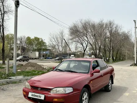 Toyota Camry 1993 года за 1 300 000 тг. в Алматы – фото 2