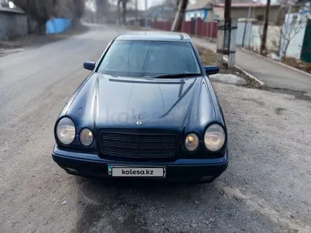 Mercedes-Benz E 240 1998 года за 2 650 000 тг. в Алматы – фото 2