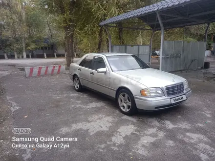 Mercedes-Benz C 220 1994 года за 2 800 000 тг. в Тараз – фото 2