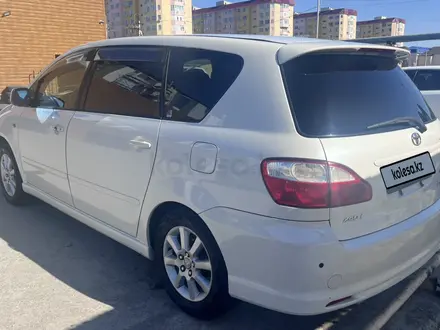 Toyota Ipsum 2004 года за 5 000 000 тг. в Атырау – фото 2
