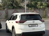 Nissan Rogue 2024 года за 18 000 000 тг. в Шымкент – фото 3