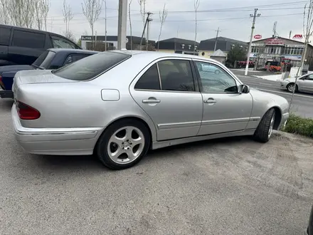 Mercedes-Benz E 320 2000 года за 4 000 000 тг. в Шымкент – фото 4