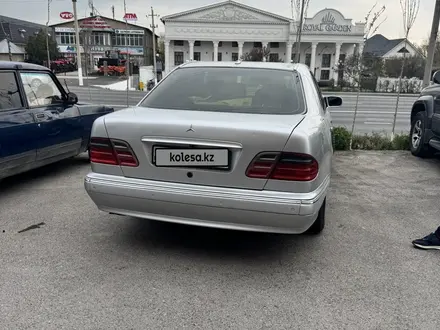 Mercedes-Benz E 320 2000 года за 4 000 000 тг. в Шымкент – фото 5