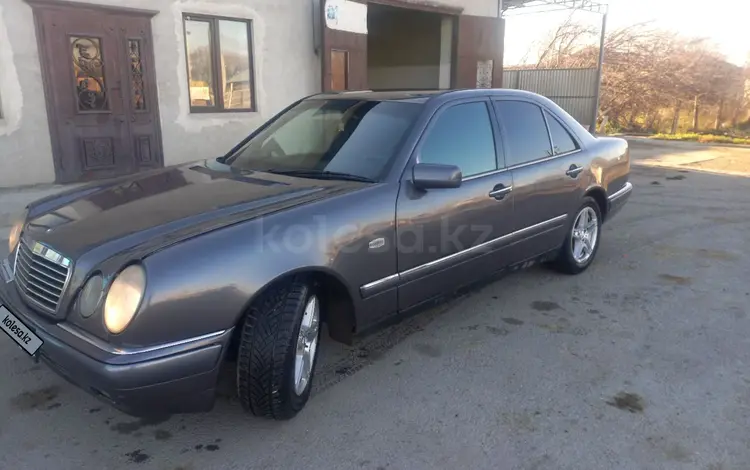 Mercedes-Benz E 280 1996 годаүшін2 000 000 тг. в Тараз