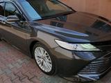 Toyota Camry 2019 года за 14 000 000 тг. в Алматы – фото 3