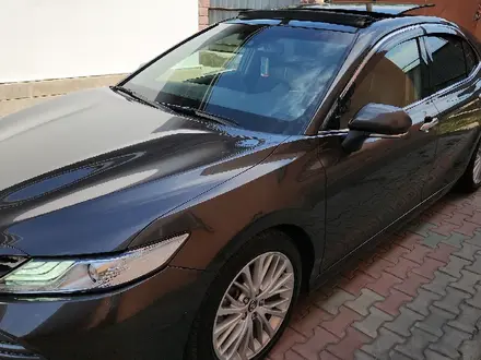 Toyota Camry 2019 года за 14 000 000 тг. в Алматы – фото 8