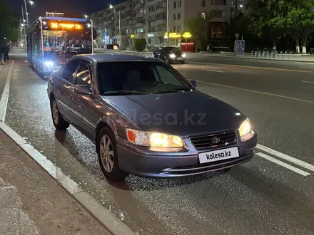 Toyota Camry 2001 года за 3 300 000 тг. в Астана