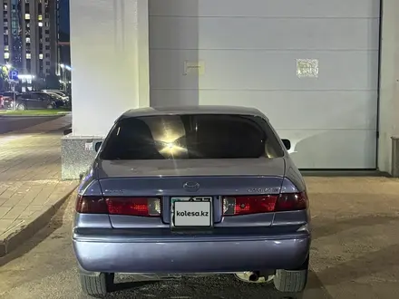 Toyota Camry 2001 года за 3 300 000 тг. в Астана – фото 5