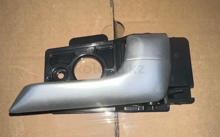 Ручка открывания двери внутренняя задняя правая за 5 000 тг. в Астана