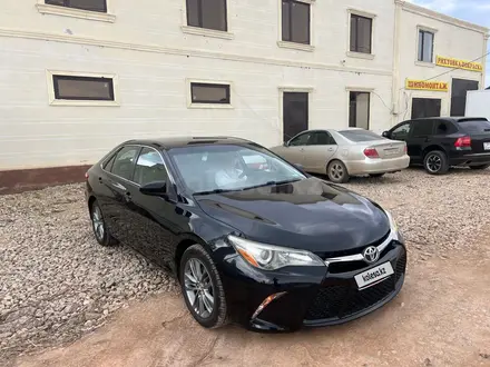 Toyota Camry 2015 года за 9 300 000 тг. в Семей