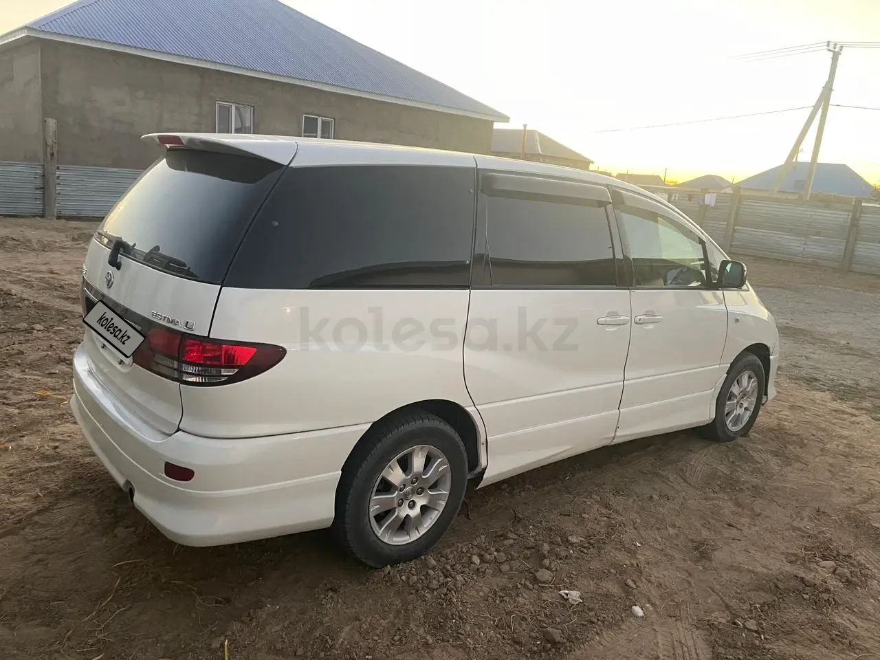 Toyota Estima, 2004