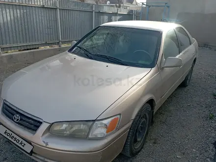 Toyota Camry 2000 года за 2 600 000 тг. в Тараз – фото 3