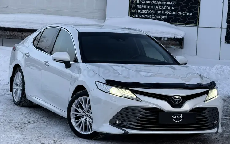 Toyota Camry 2021 года за 13 300 000 тг. в Астана