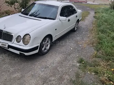 Mercedes-Benz E 280 1996 года за 2 000 000 тг. в Астана – фото 2