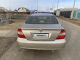 Toyota Camry 2004 года за 5 000 000 тг. в Атырау – фото 2