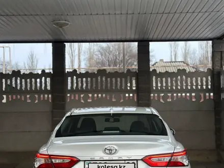 Toyota Camry 2021 года за 13 200 000 тг. в Мерке – фото 3