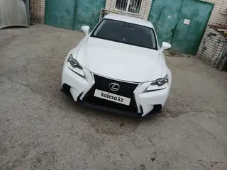 Lexus IS 200