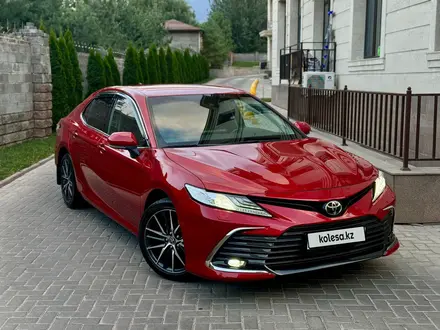 Toyota Camry 2021 года за 17 500 000 тг. в Алматы – фото 4