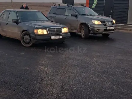 Mercedes-Benz E 220 1991 года за 1 300 000 тг. в Атырау – фото 3