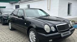 Mercedes-Benz E 230 1998 годаfor3 100 000 тг. в Караганда