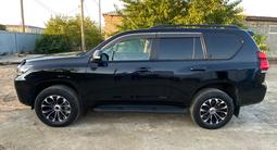 Toyota Land Cruiser Prado 2018 года за 19 200 000 тг. в Атырау – фото 3