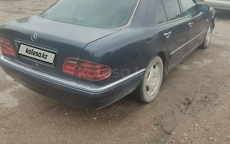 Mercedes-Benz E 280 1996 года за 2 800 000 тг. в Караганда