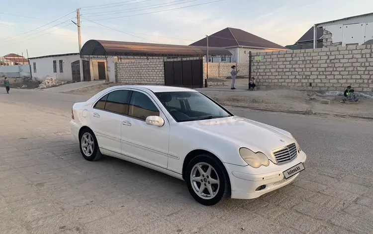 Mercedes-Benz C 200 2004 года за 2 500 000 тг. в Жанаозен