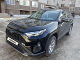 Toyota RAV4 2022 годаfor17 500 000 тг. в Актобе