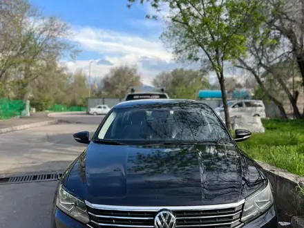 Volkswagen Passat 2017 года за 8 400 000 тг. в Алматы – фото 3