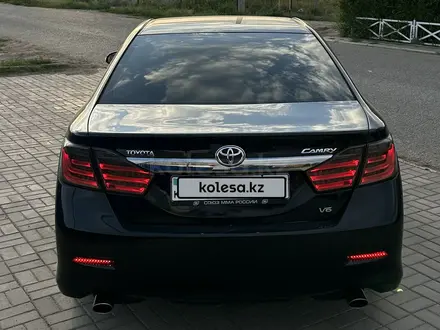 Toyota Camry 2014 года за 8 300 000 тг. в Уральск – фото 2