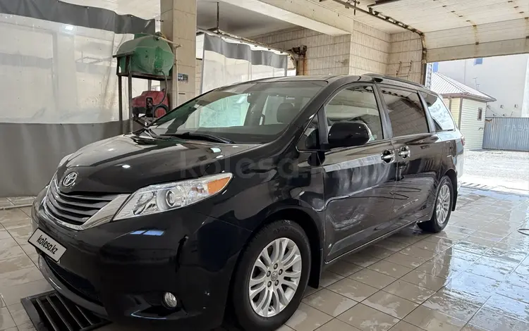 Toyota Sienna 2017 года за 9 500 000 тг. в Атырау
