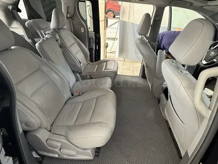 Toyota Sienna 2017 года за 9 500 000 тг. в Атырау – фото 6