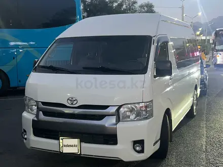Toyota Hiace 2016 года за 17 000 000 тг. в Алматы