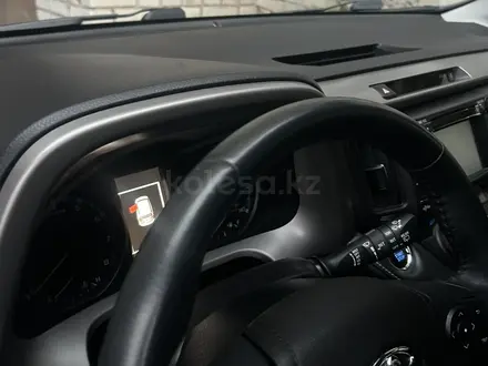 Toyota RAV4 2018 года за 8 500 000 тг. в Уральск – фото 9
