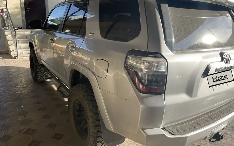 Toyota 4Runner 2015 годаүшін9 500 000 тг. в Алматы