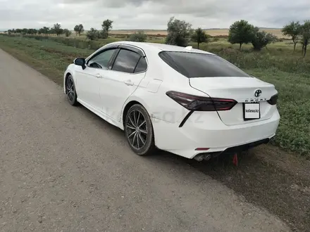 Toyota Camry 2018 года за 13 200 000 тг. в Аягоз – фото 3