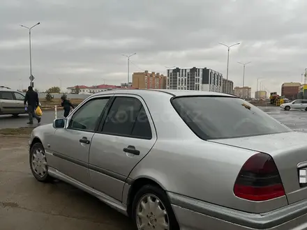 Mercedes-Benz C 180 1998 года за 1 800 000 тг. в Уральск – фото 4