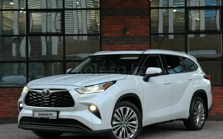Toyota Highlander 2023 года за 29 950 000 тг. в Астана