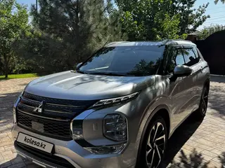 Mitsubishi Outlander, 2023