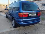 Volkswagen Sharan 1998 года за 4 300 000 тг. в Актобе – фото 2