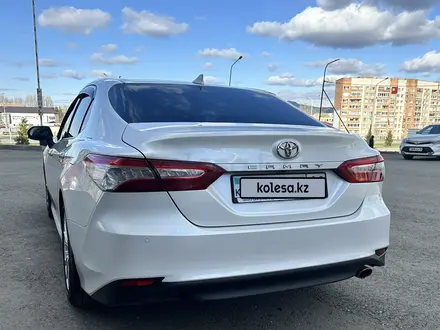 Toyota Camry 2018 годаүшін14 200 000 тг. в Усть-Каменогорск – фото 4