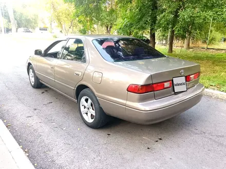 Toyota Camry 1998 года за 3 500 000 тг. в Шу – фото 5