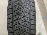 Bridgestone Blizzak DM-V2 235/65 R17 — отличное состояние, 1 сезон за 200 000 тг. в Шымкент – фото 2