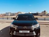 Toyota Highlander 2019 года за 18 500 000 тг. в Атырау – фото 3