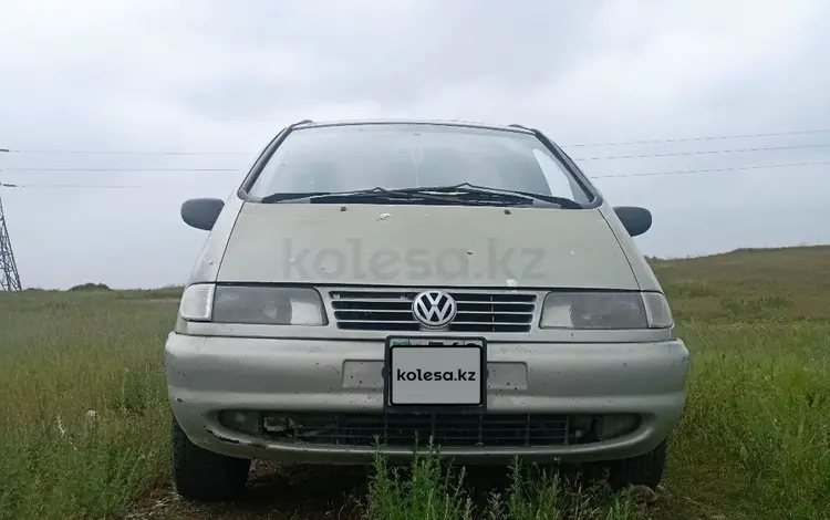Volkswagen Sharan 1996 годаүшін1 900 000 тг. в Тараз