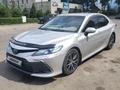 Toyota Camry 2021 года за 16 200 000 тг. в Алматы